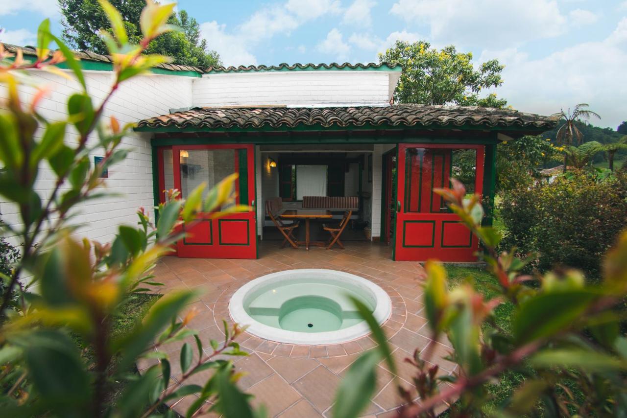 Termales El Otono Hotel La Enea ภายนอก รูปภาพ A typical house in El Tintero