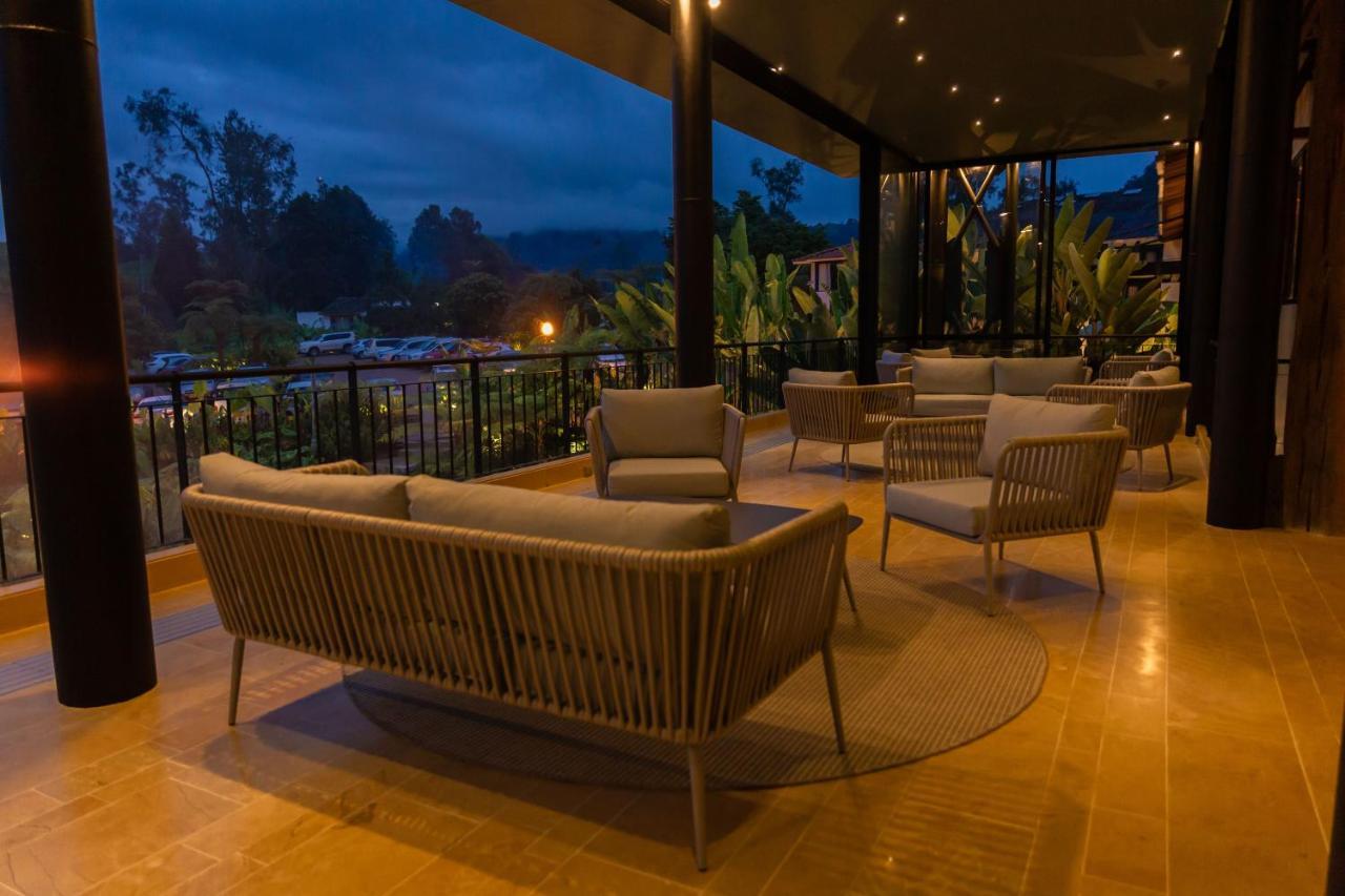 Termales El Otono Hotel La Enea ภายนอก รูปภาพ The lobby of the hotel
