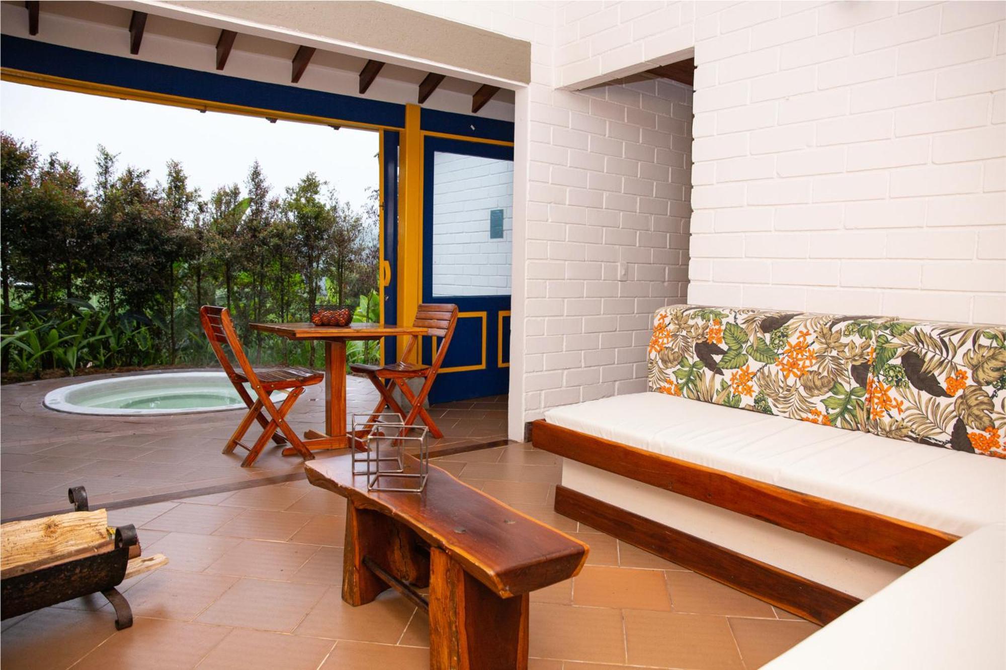 Termales El Otono Hotel La Enea ภายนอก รูปภาพ A room at the hotel