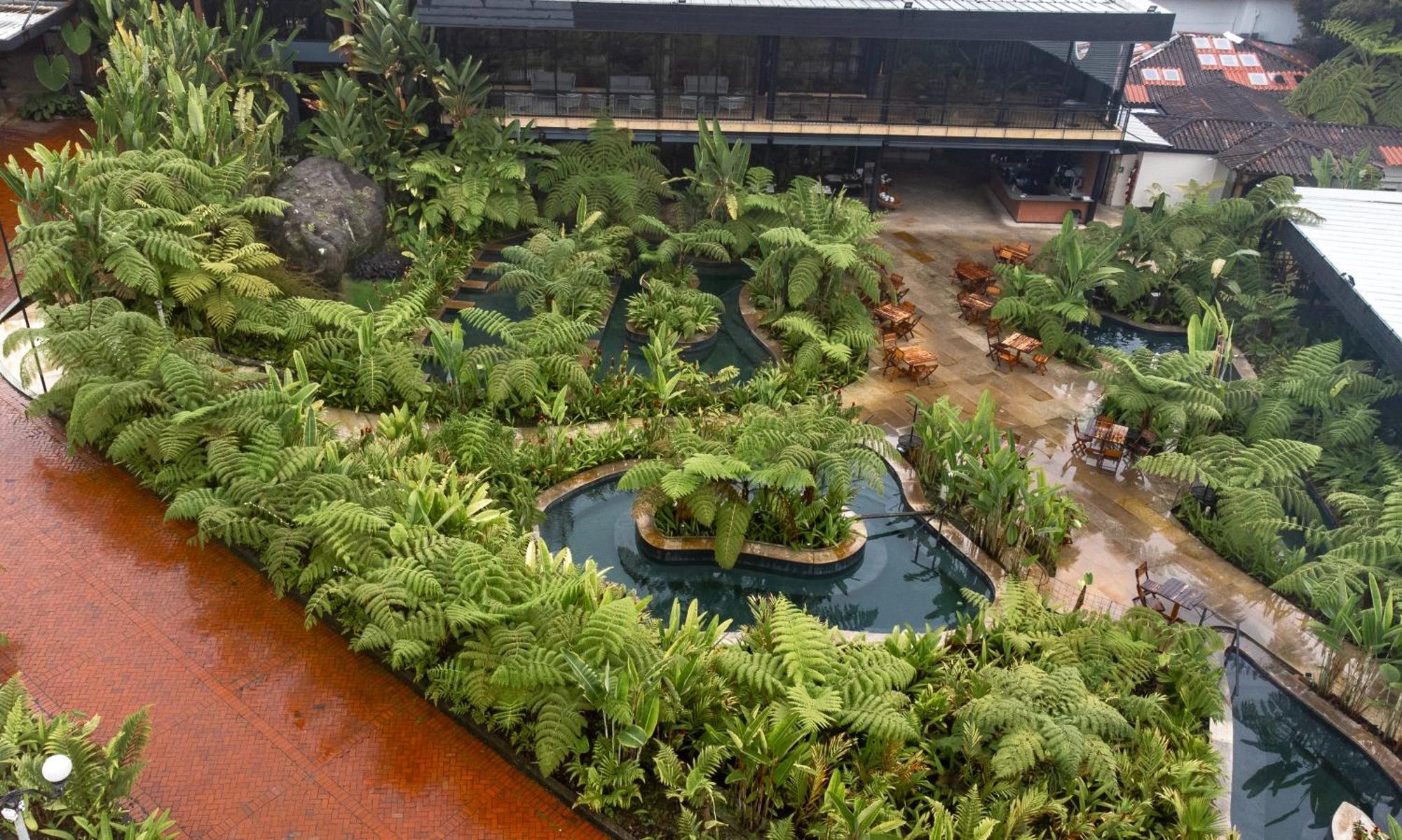 Termales El Otono Hotel La Enea ภายนอก รูปภาพ The interior of the National Museum of Natural History