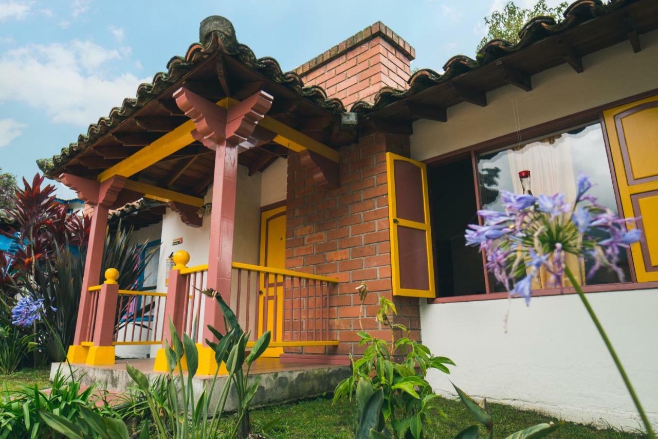 Termales El Otono Hotel La Enea ภายนอก รูปภาพ A typical house in El Retiro