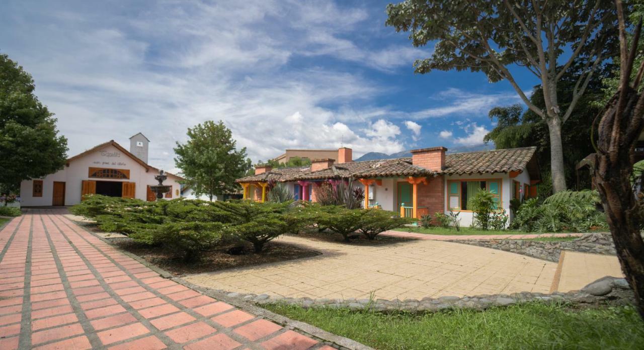 Termales El Otono Hotel La Enea ภายนอก รูปภาพ View of the Hacienda Santa Bárbara
